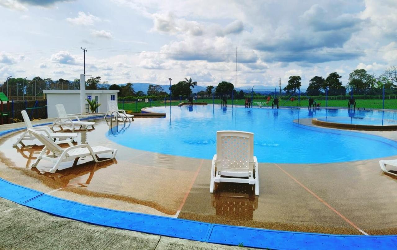 Apartamento Cerca Parque Del Cafe Con Piscina Montenegro Exterior foto